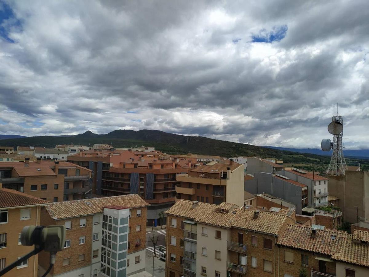 Ferienwohnung Lo Piset De La Torre Tremp Exterior foto